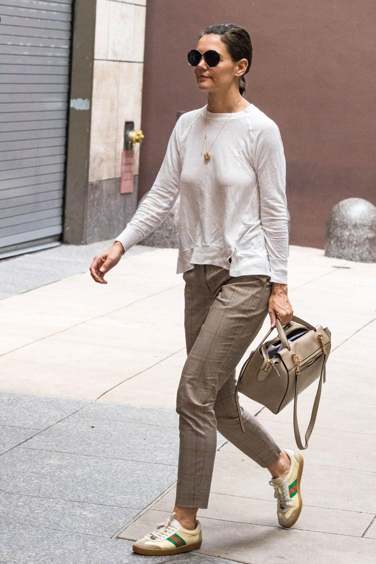 Katie Holmes Heading to Business Meeting in New York 2018/09/14