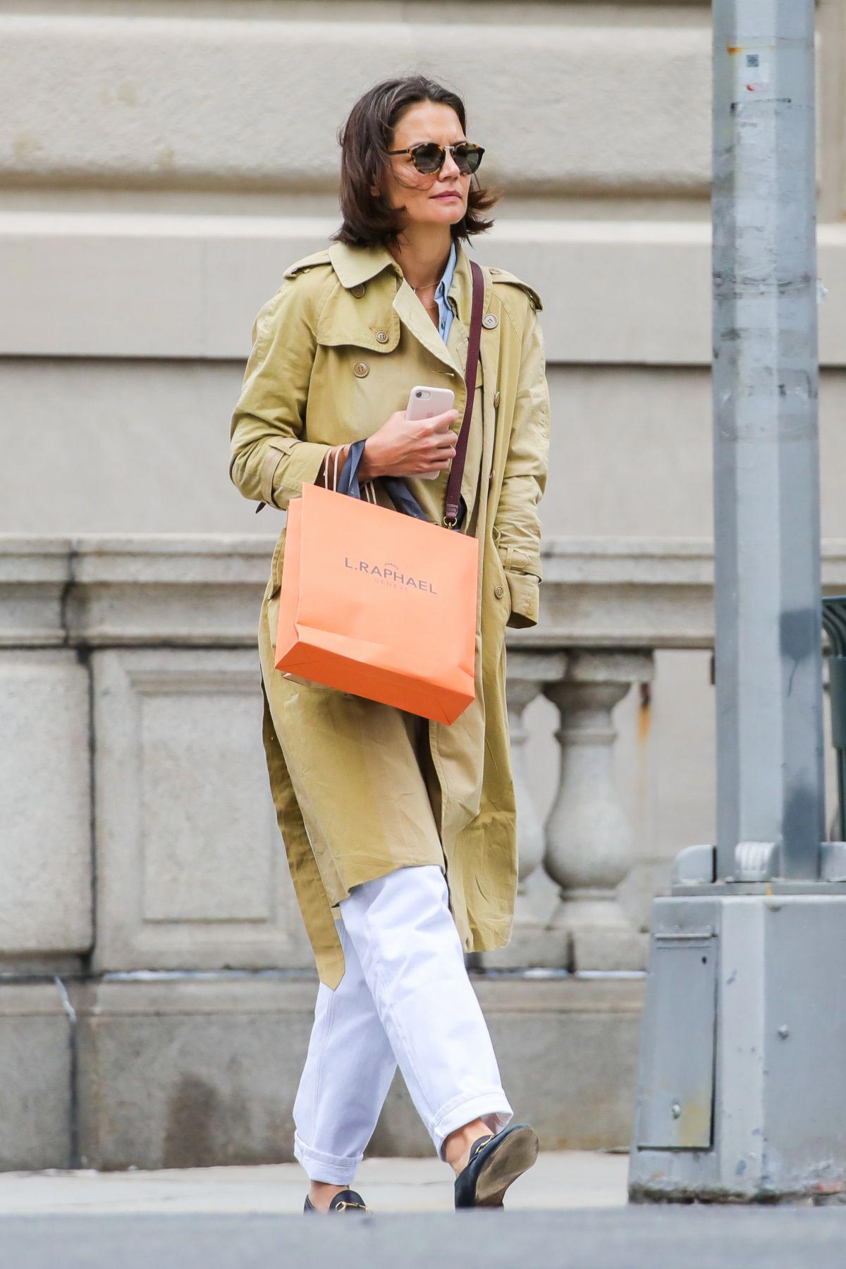 Katie Holmes Out on Madison Avenue in New York 2018/09/24