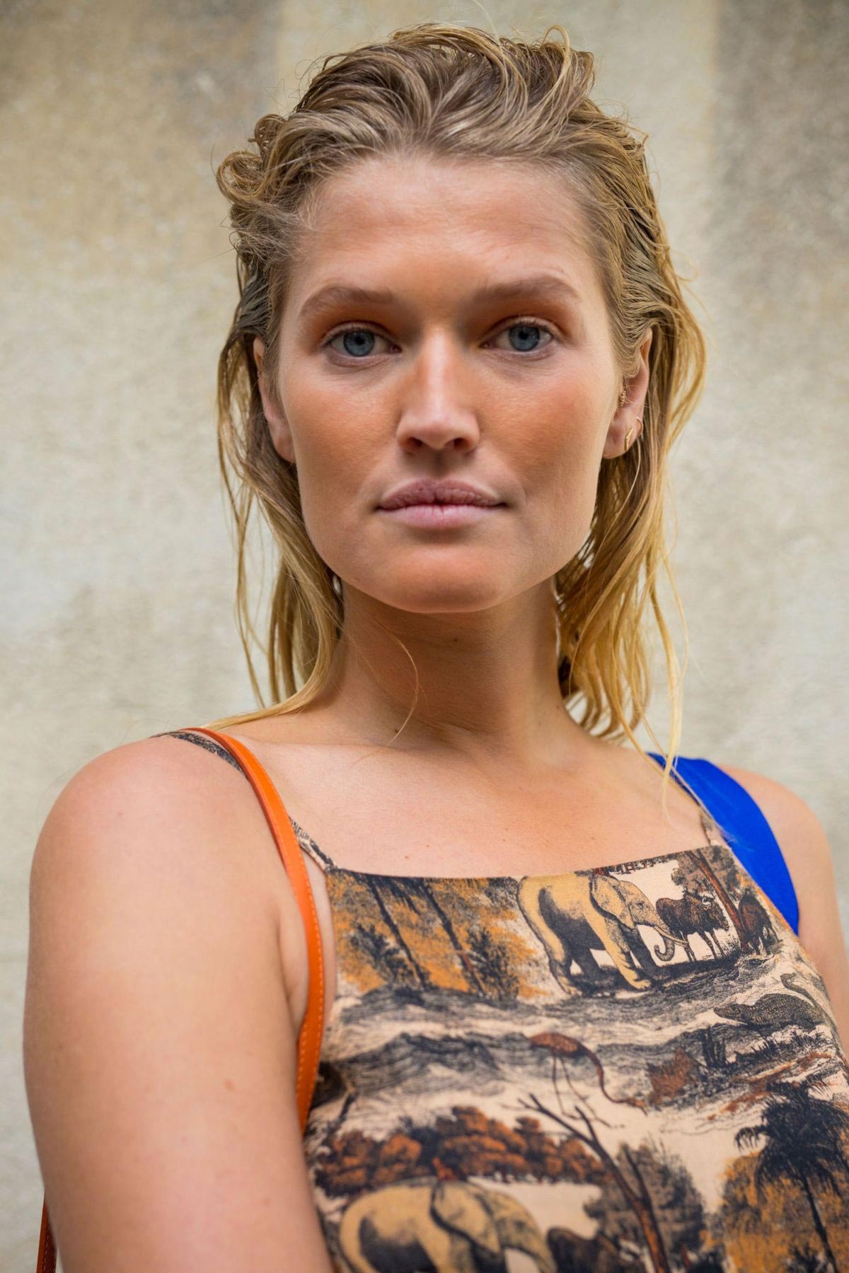 Toni Garrn Leaves Altuzarra Show at PFW in Paris 2018/09/29