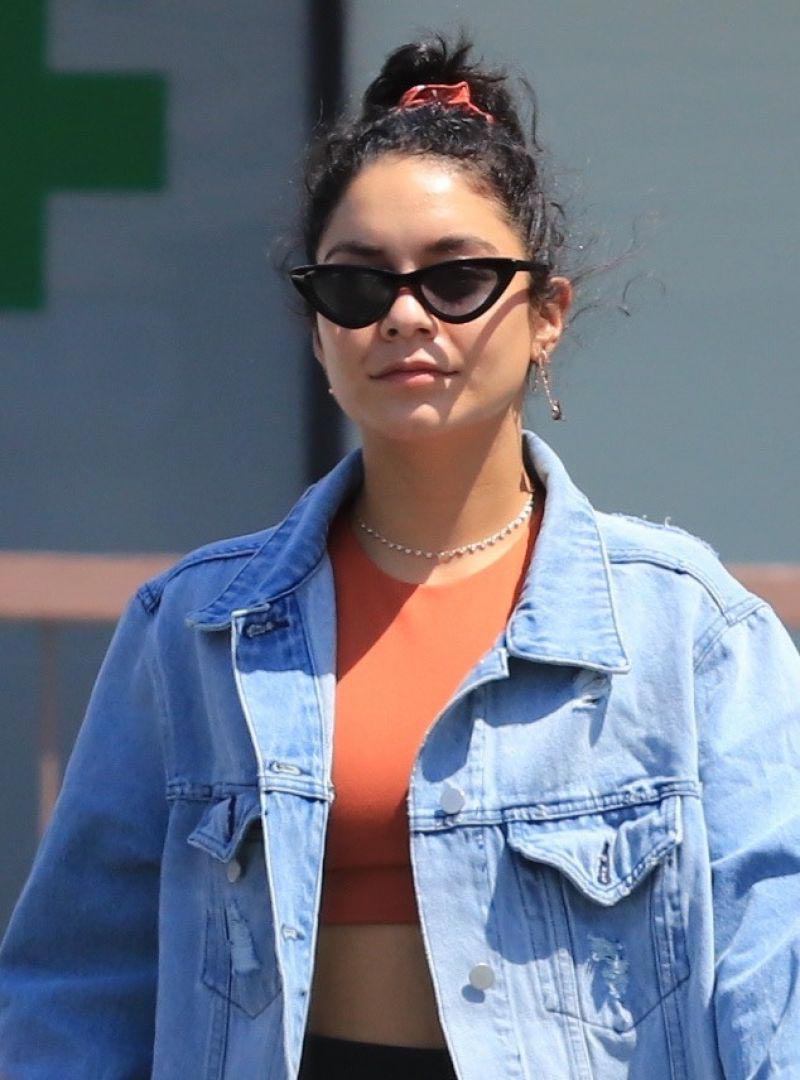 Vanessa Hudgens Leaves a Marijuana Dispensary in Beverly Hills 2018/09/06