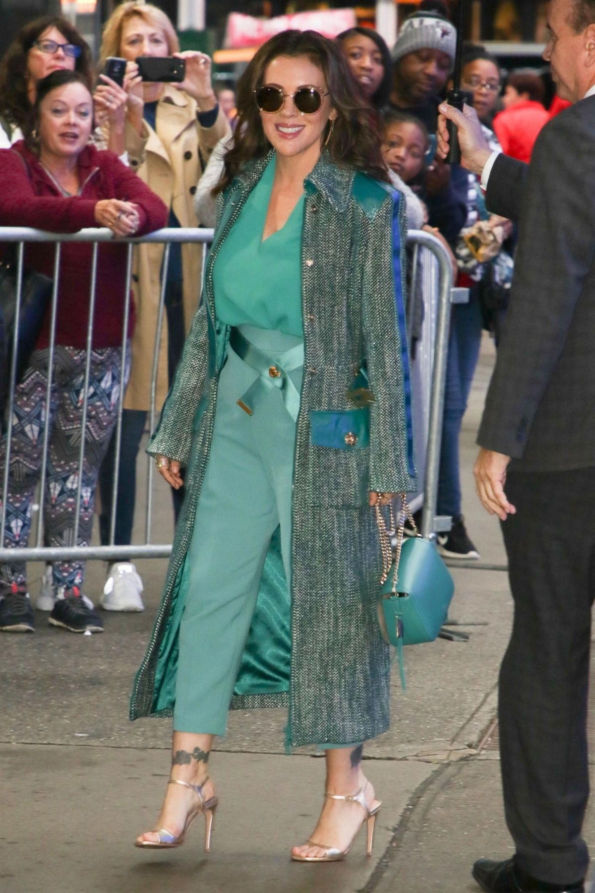 Alyssa Milano Arrives at Good Morning America in New York 2018/10/15