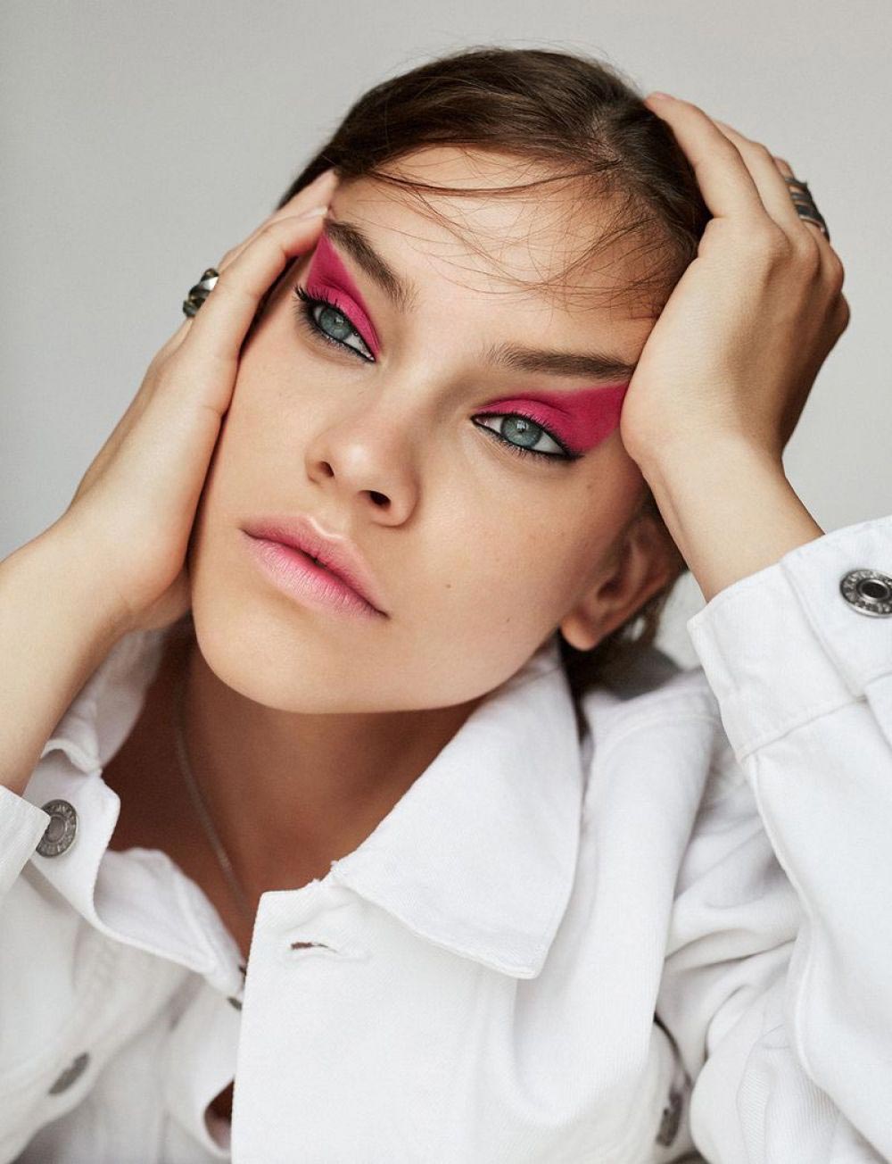 Barbara Palvin in Vogue Magazine, Taiwan October 2018 Photos