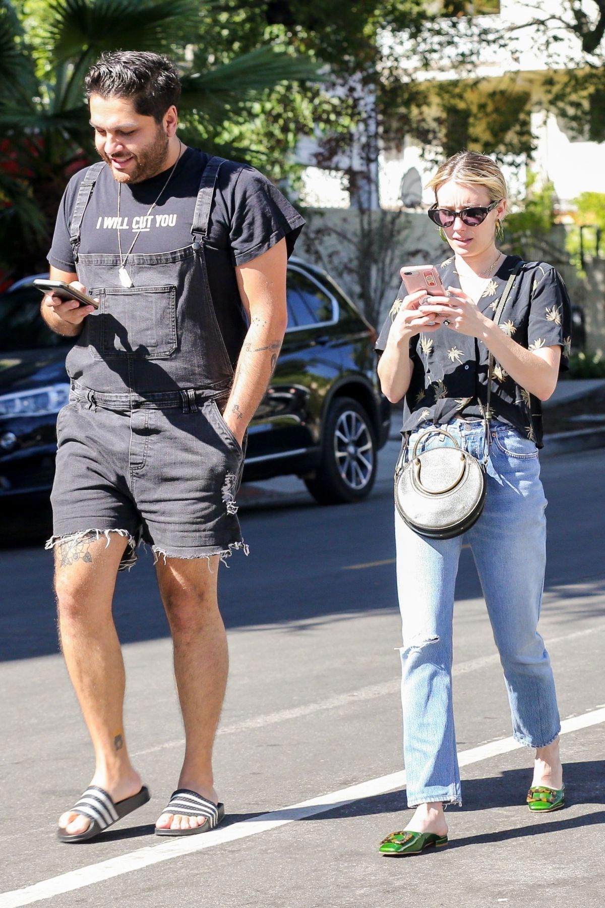 Emma Roberts Out and About in Los Feliz 2018/10/16