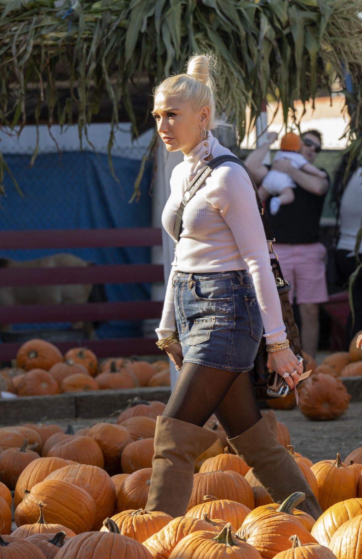 Gwen Stefani at a Pumpkin Patch in Los Angeles 2018/10/07