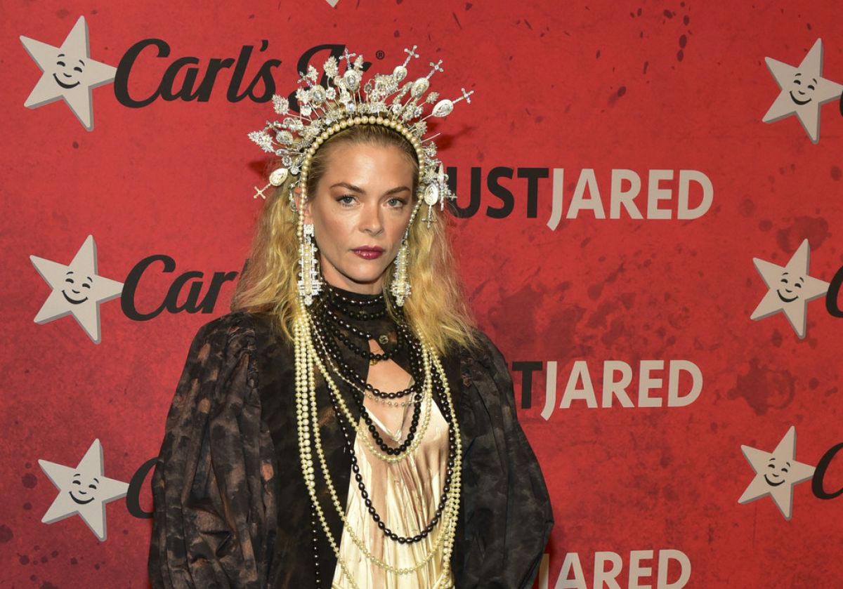 Jaime King at Just Jared Halloween Bash in West Hollywood 2018/10/27