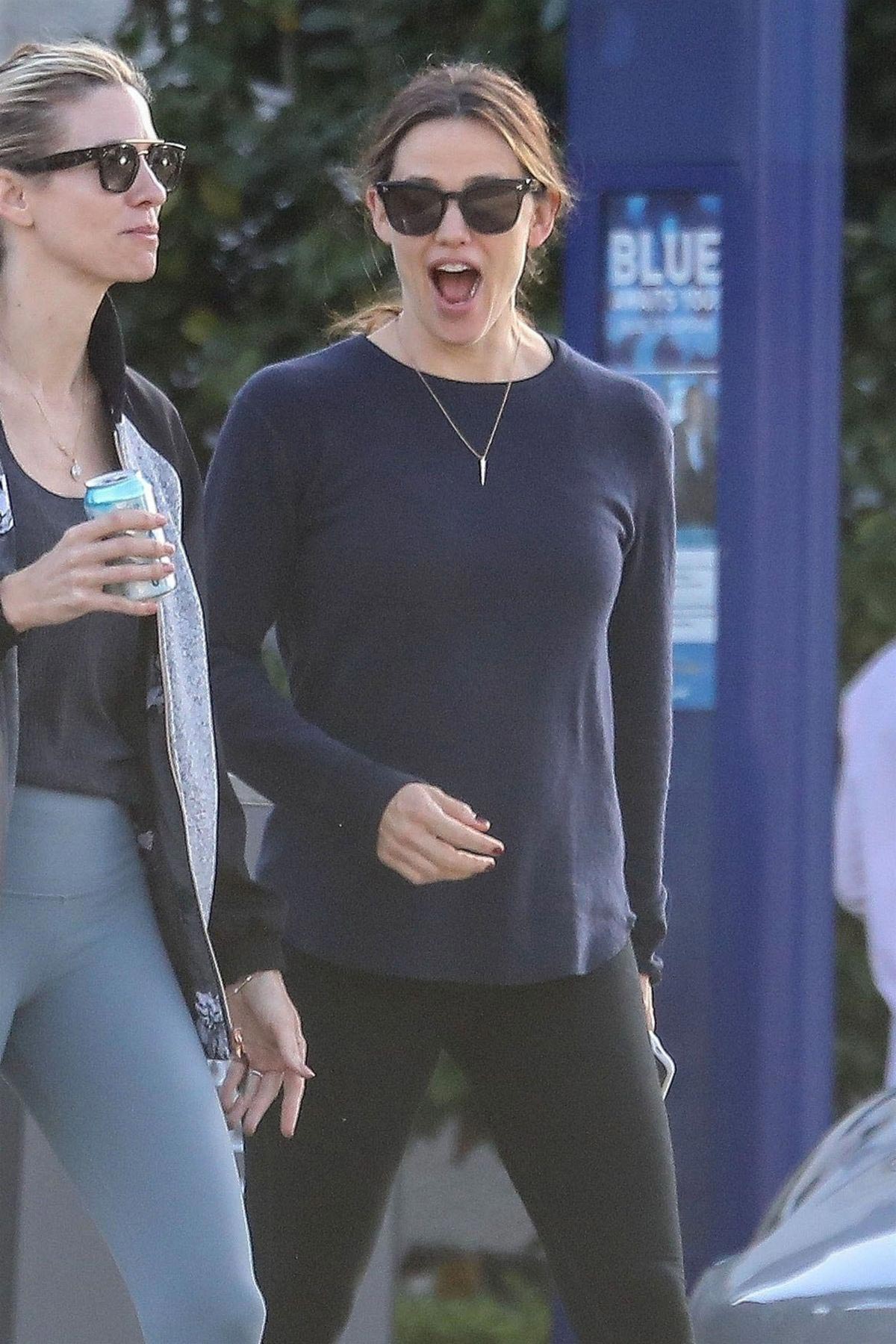 Jennifer Garner Out in Santa Monica 2018/10/08