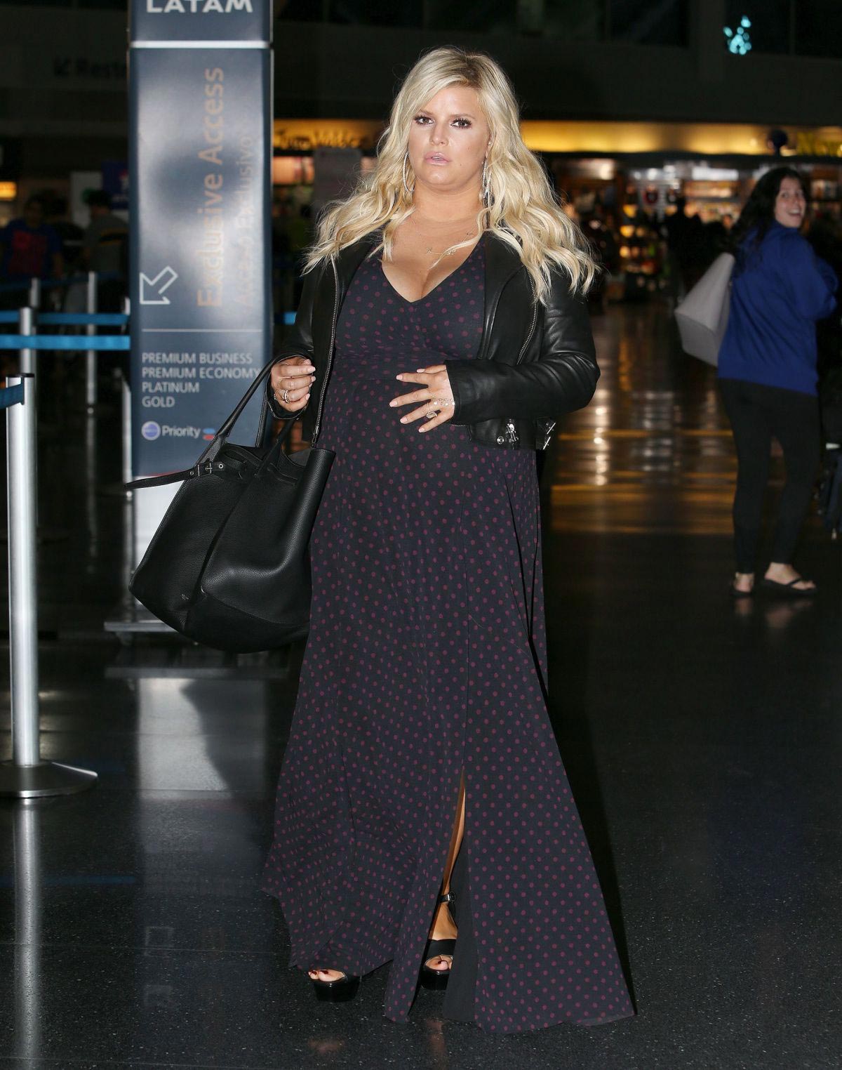 Jessica Simpson at JFK Airport in New York 2018/10/11