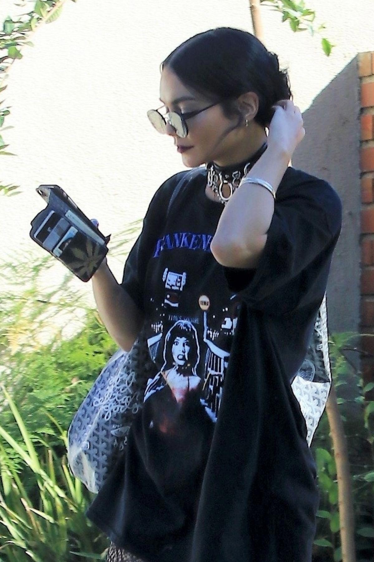 Vanessa Hudgens Out and About in Los Angeles 2018/10/19