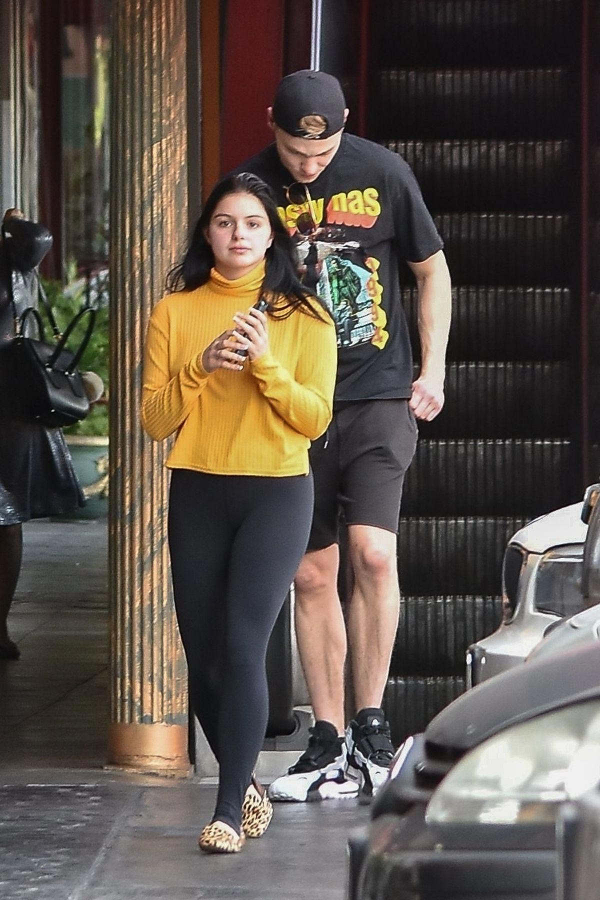 Ariel Winter Out for Lunch in Studio City 2018/11/01