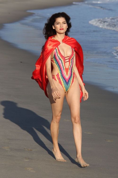 Blanca Blanco as Supergirl on Halloween at Malibu Beach 2018/10/31 2