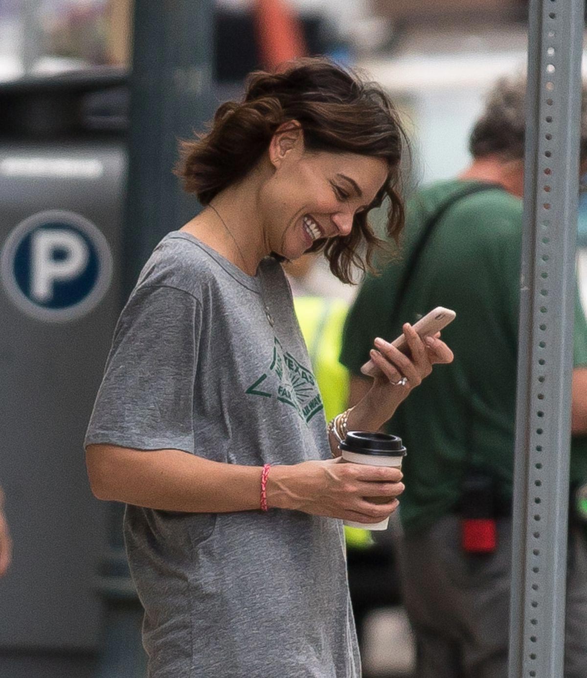 Katie Holmes on the Set of The Secret in New Orleans 2018/10/31