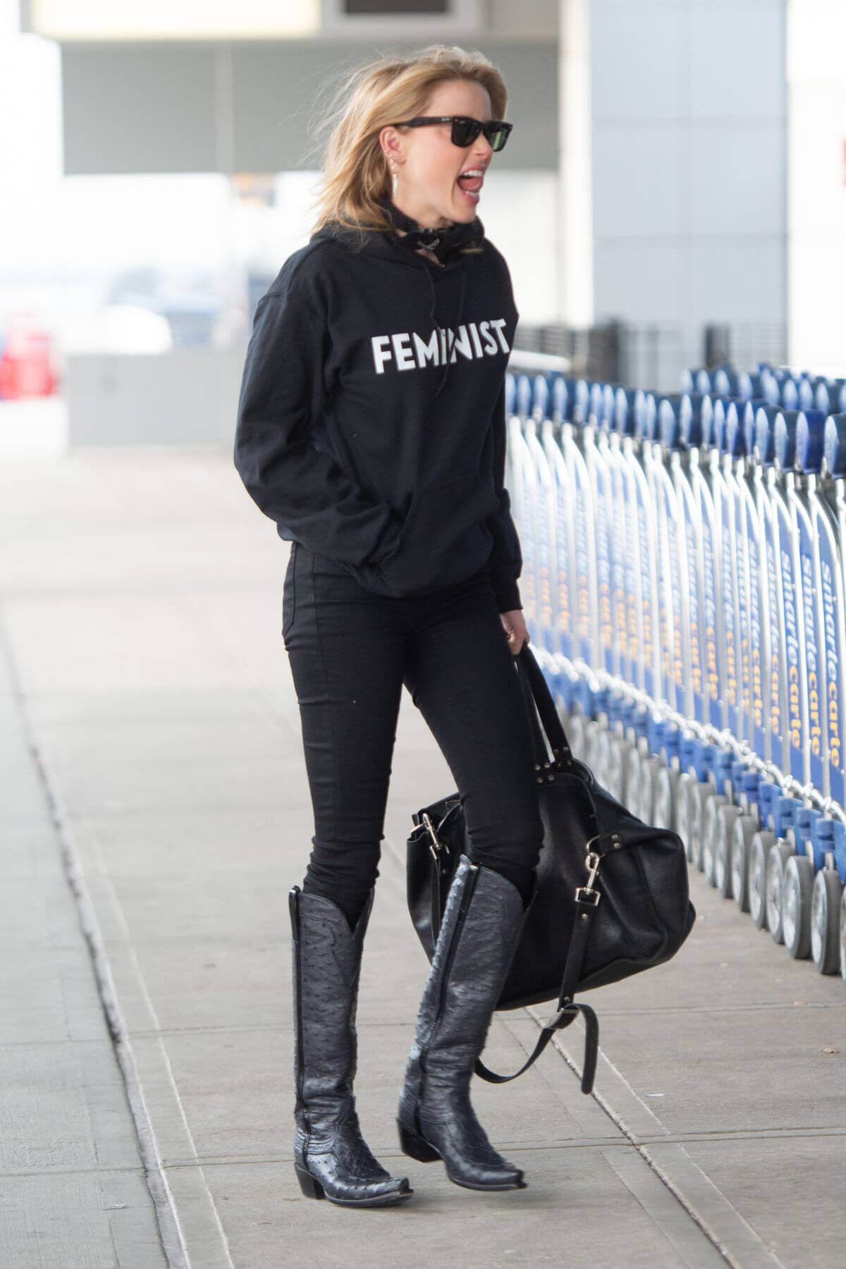 Amber Heard at JFK Airport in New York 2018/12/09