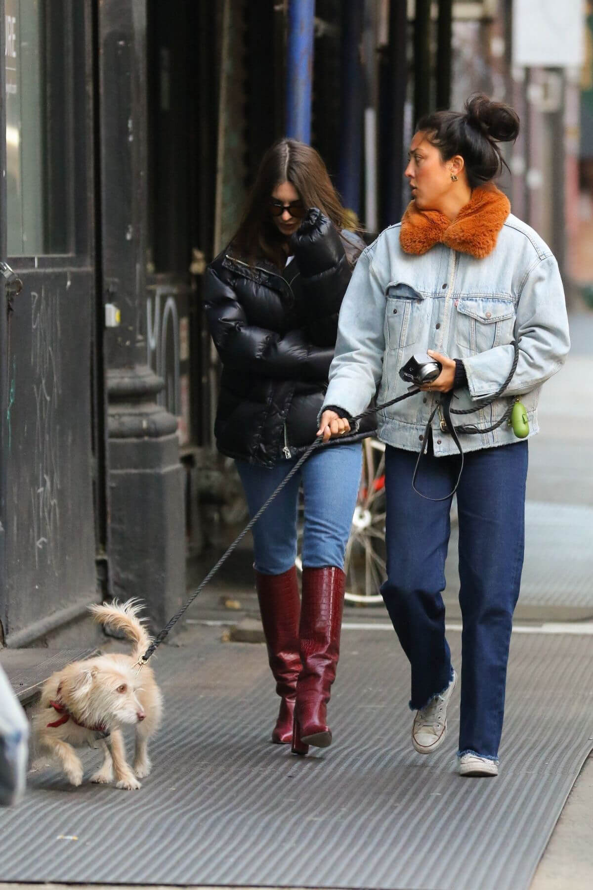 Emily Ratajkowski Out and About in New York 2018/12/10