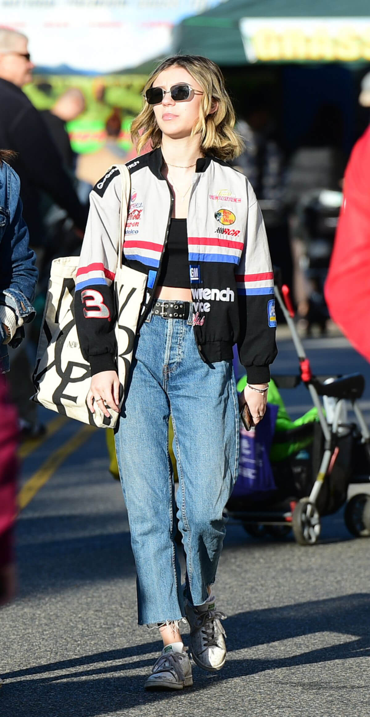 Genevieve Hannelius at Farmers Market in Los Angeles 2018/12/16