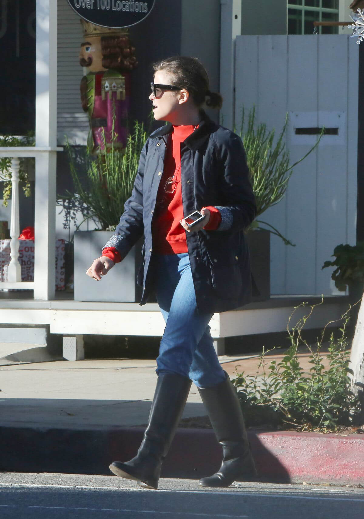 Ginnifer Goodwin Out and About in Los Angeles 2018/12/14