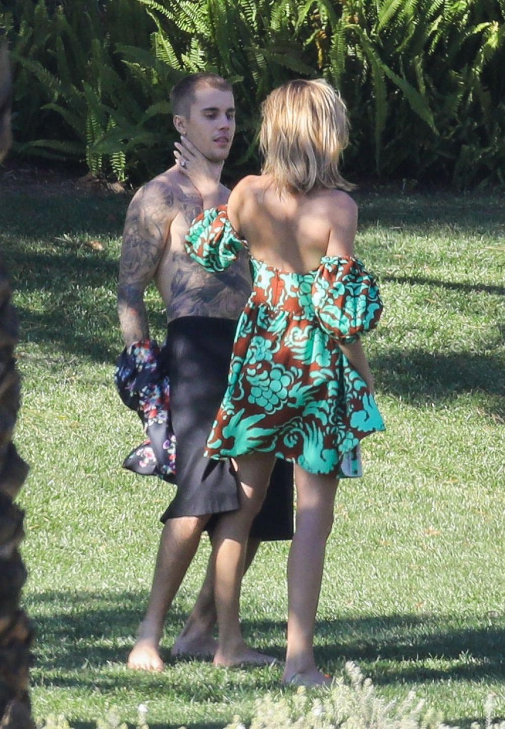 Hailey Baldwin and Justin Bieber on the Set of a Photoshoot in Los Angeles 2018/12/04