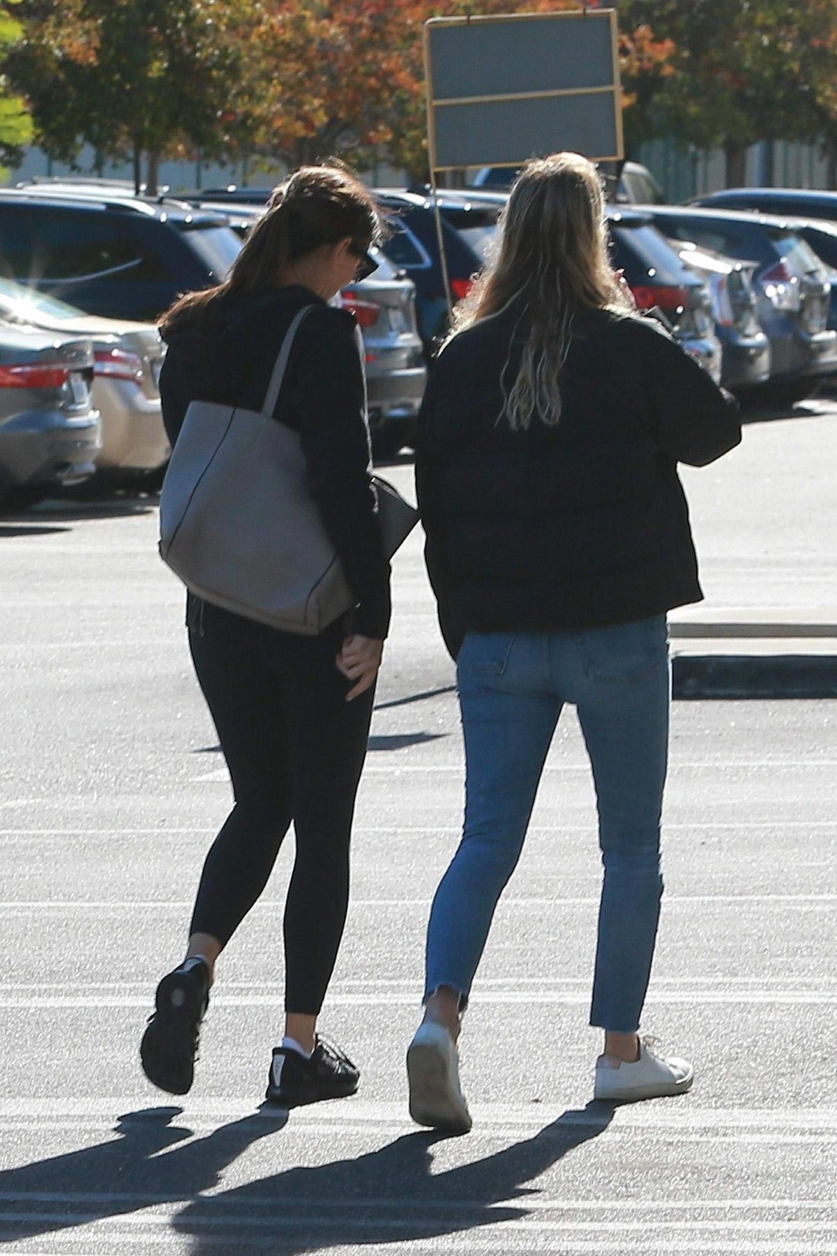 Jennifer Garner Out and About in Los Angeles 2018/12/02