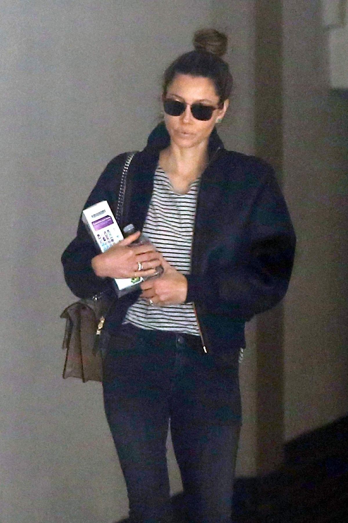 Jessica Biel Out and About in Los Angeles 2018/11/29