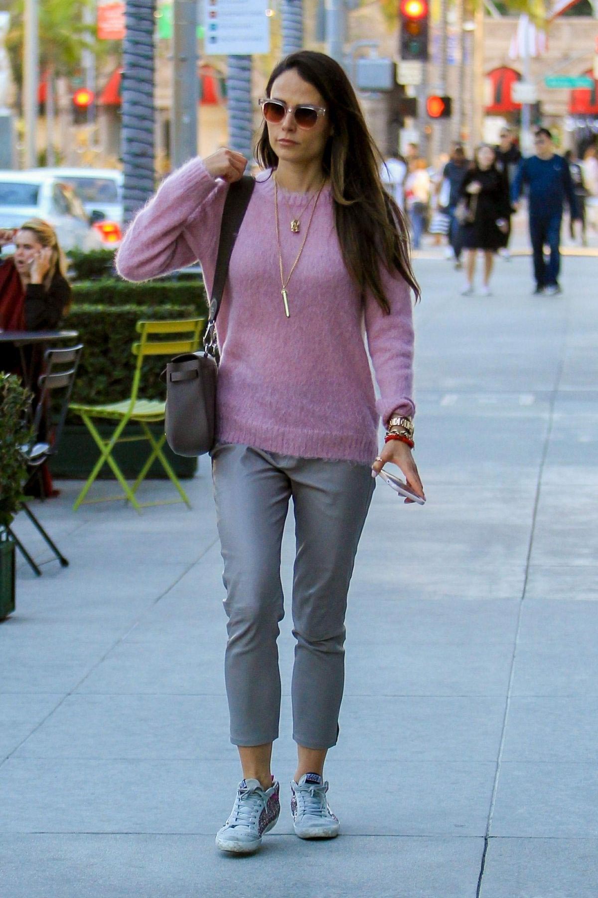 Jordana Brewster Out on Rodeo Drive in Beverly Hills 2018/12/03