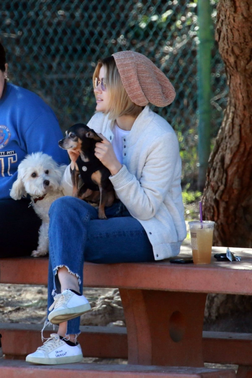 Lucy Hale at a Dog Park in Los Angeles 2018/12/08 15