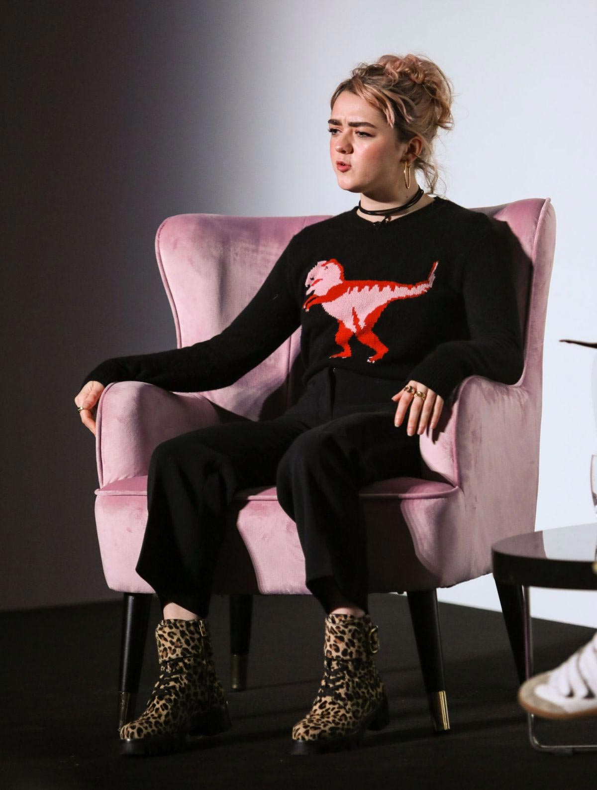 Maisie Williams at Elle Weekender 2018, Day Two at Saatchi Gallery in London 2018/12/01