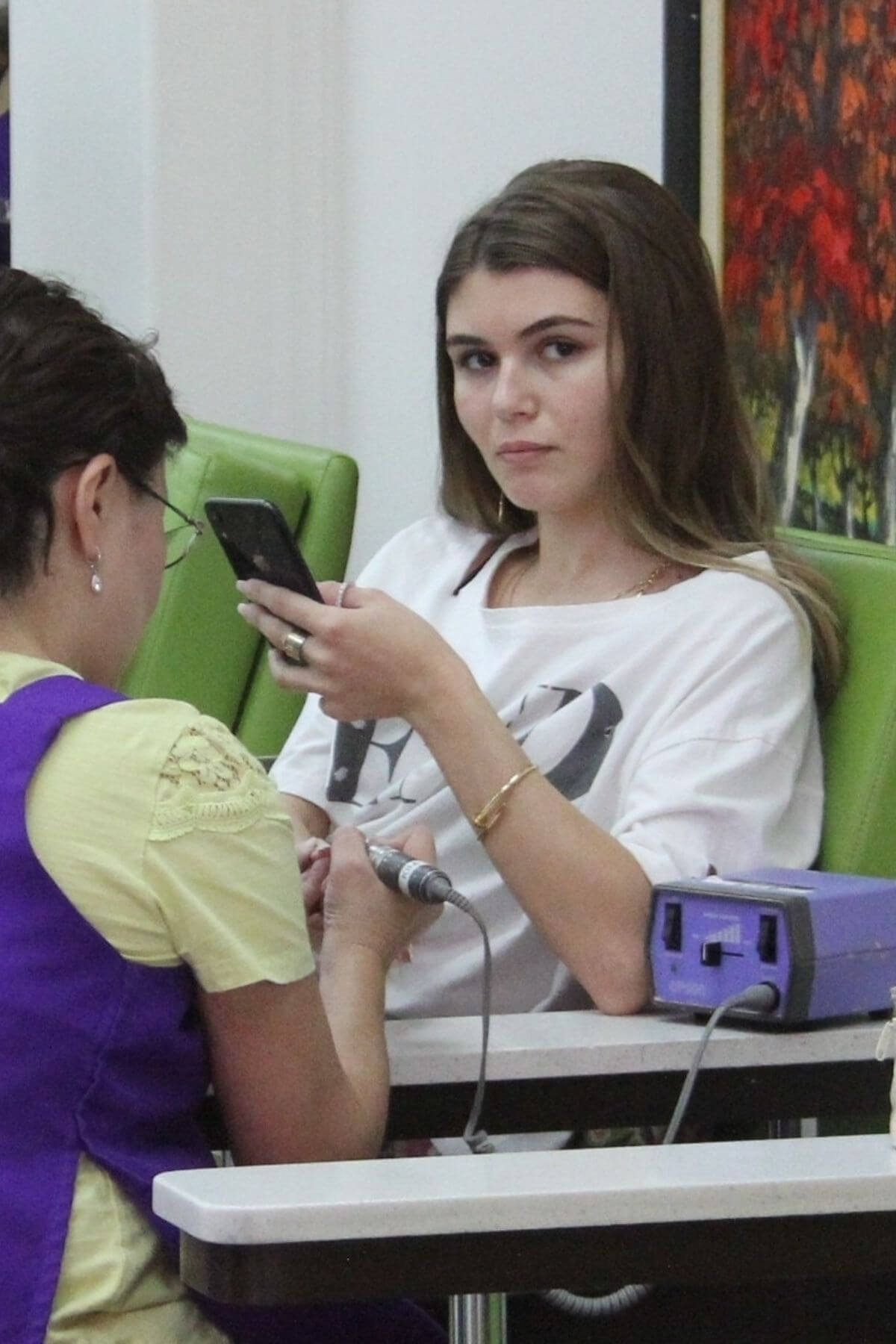 Olivia Jade at a Nails Salon in Beverly Hills 2018/12/26