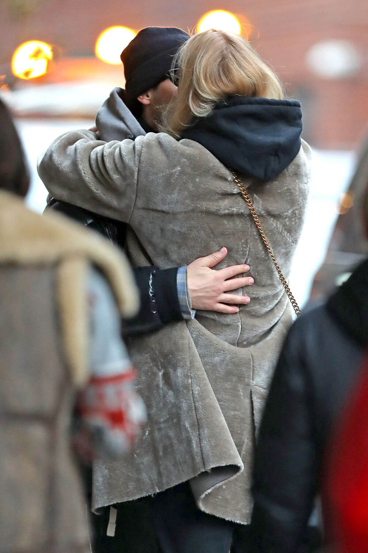 Sophie Turner and Joe Jonas Arrives to Knicks Game in New York 2018/12/15