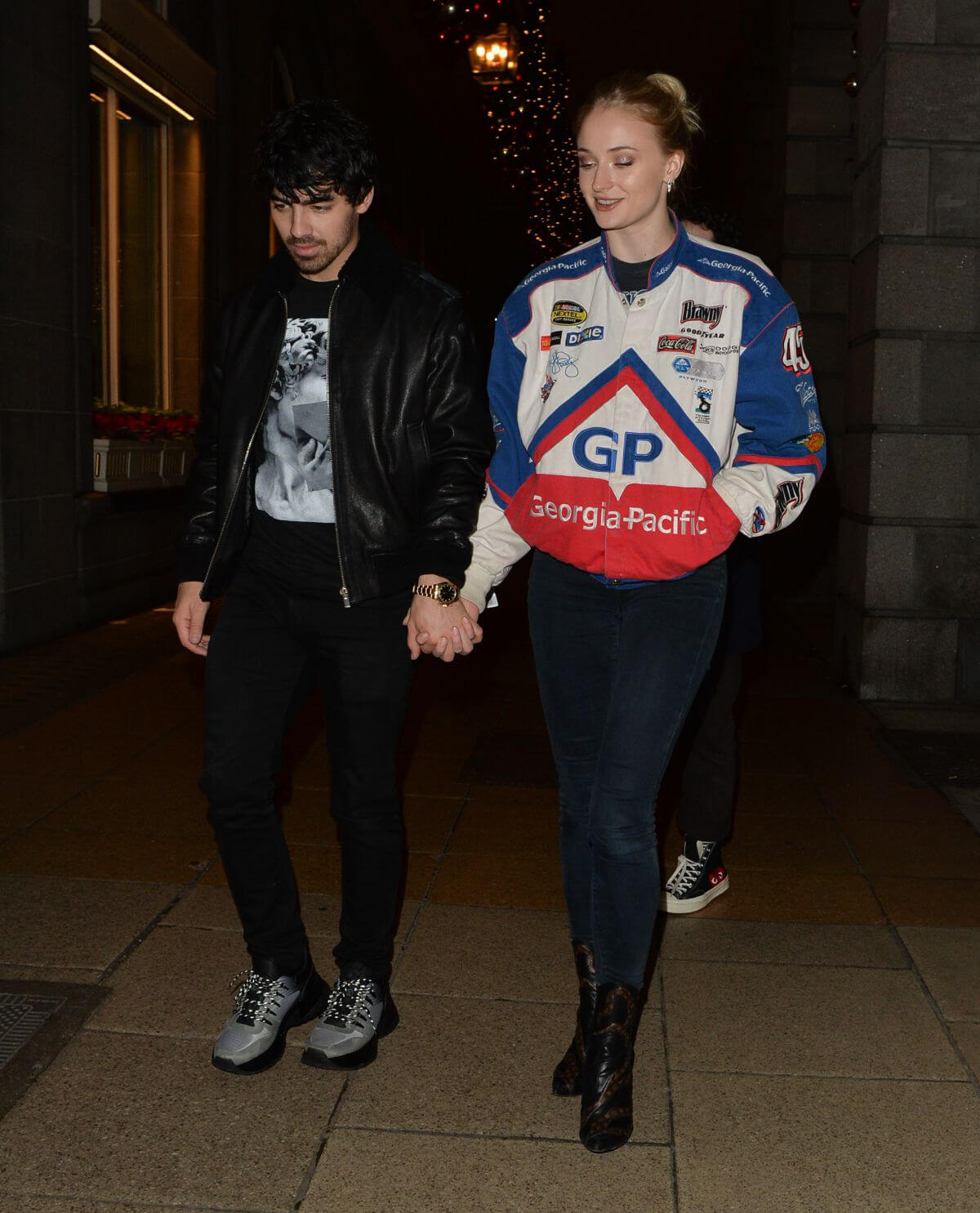 Sophie Turner and Joe Jonas at Sketch Restaurant in London 2018/12/28