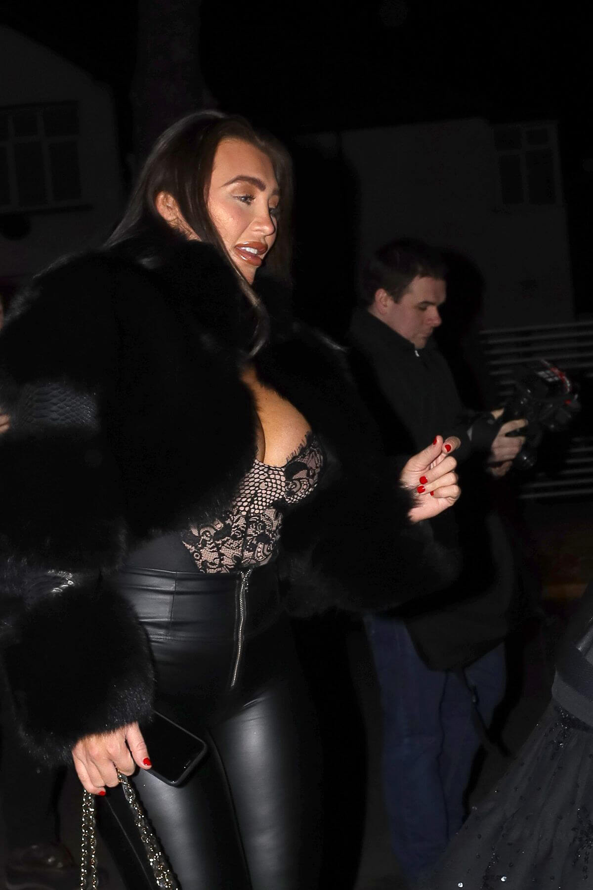 Lauren Goodger at Lokkum Restaurant in London 2018/12/28