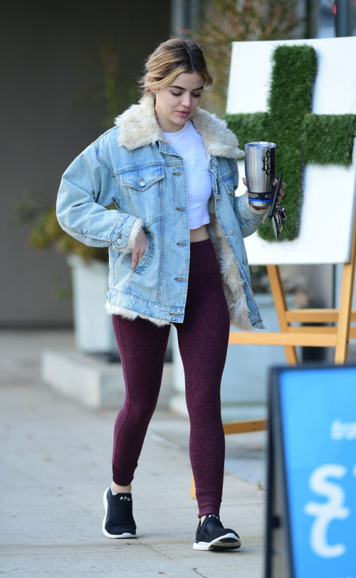 Lucy Hale Heading to a Gym in Studio City 2019/01/05 3