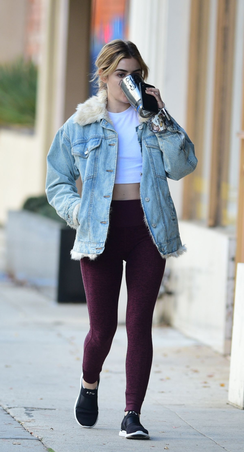 Lucy Hale Heading to a Gym in Studio City 2019/01/05 6