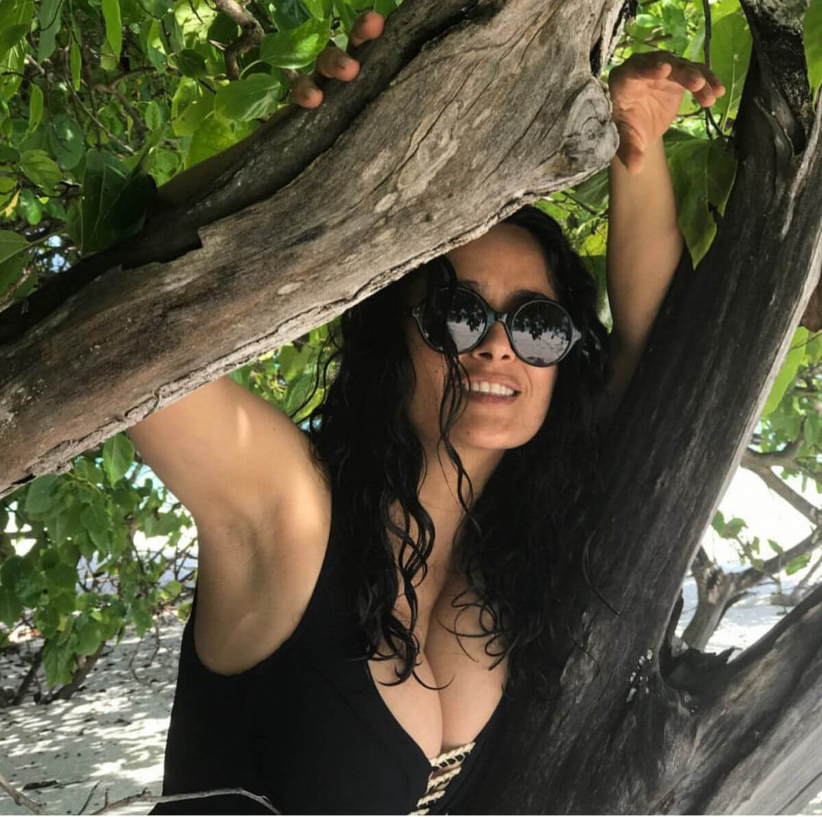 Salma Hayek in Swimsuit on Instagram Picture 2018/12/29