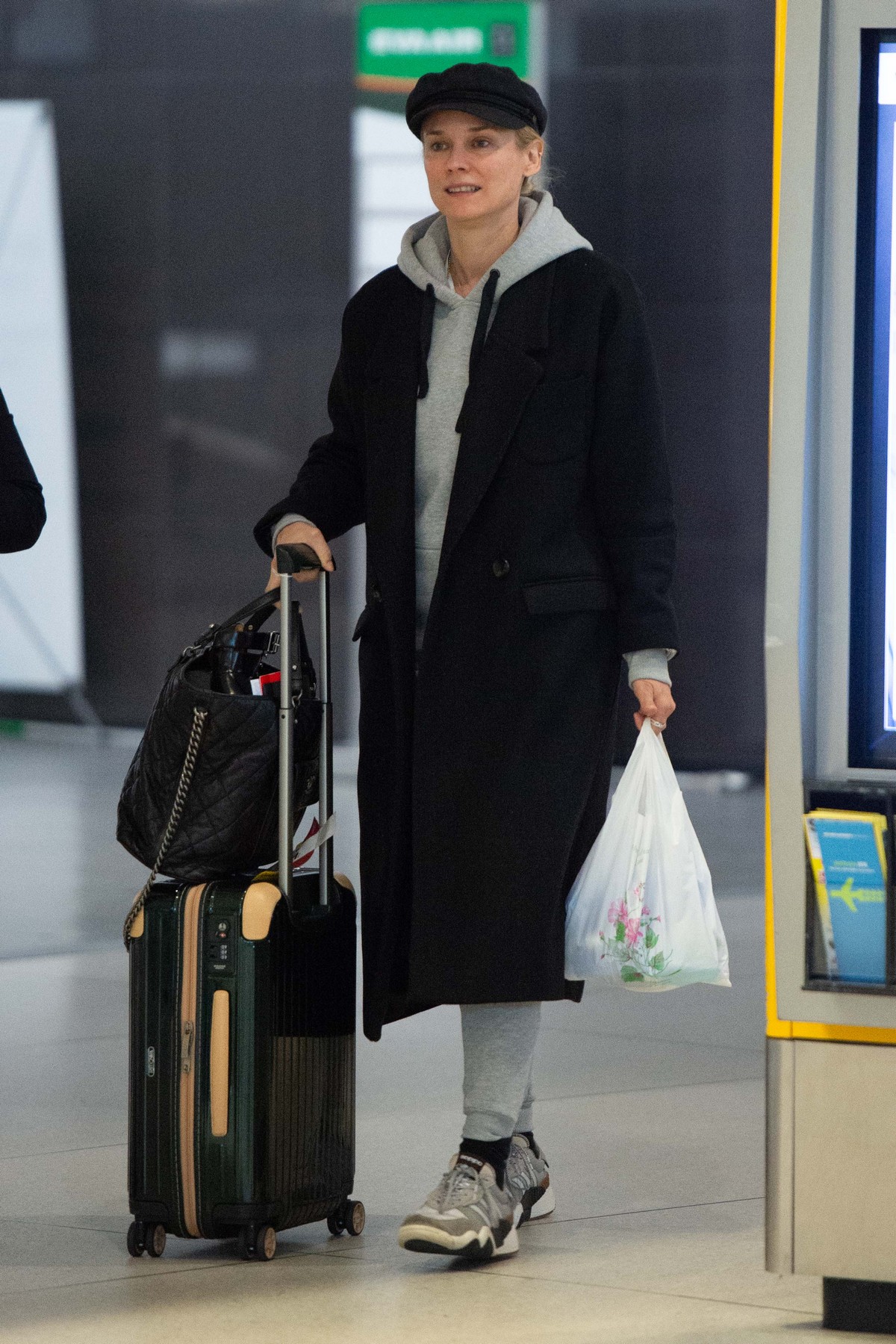 Diane Kruger Arrives at JFK Airport with her mother in New York 2019/04/29