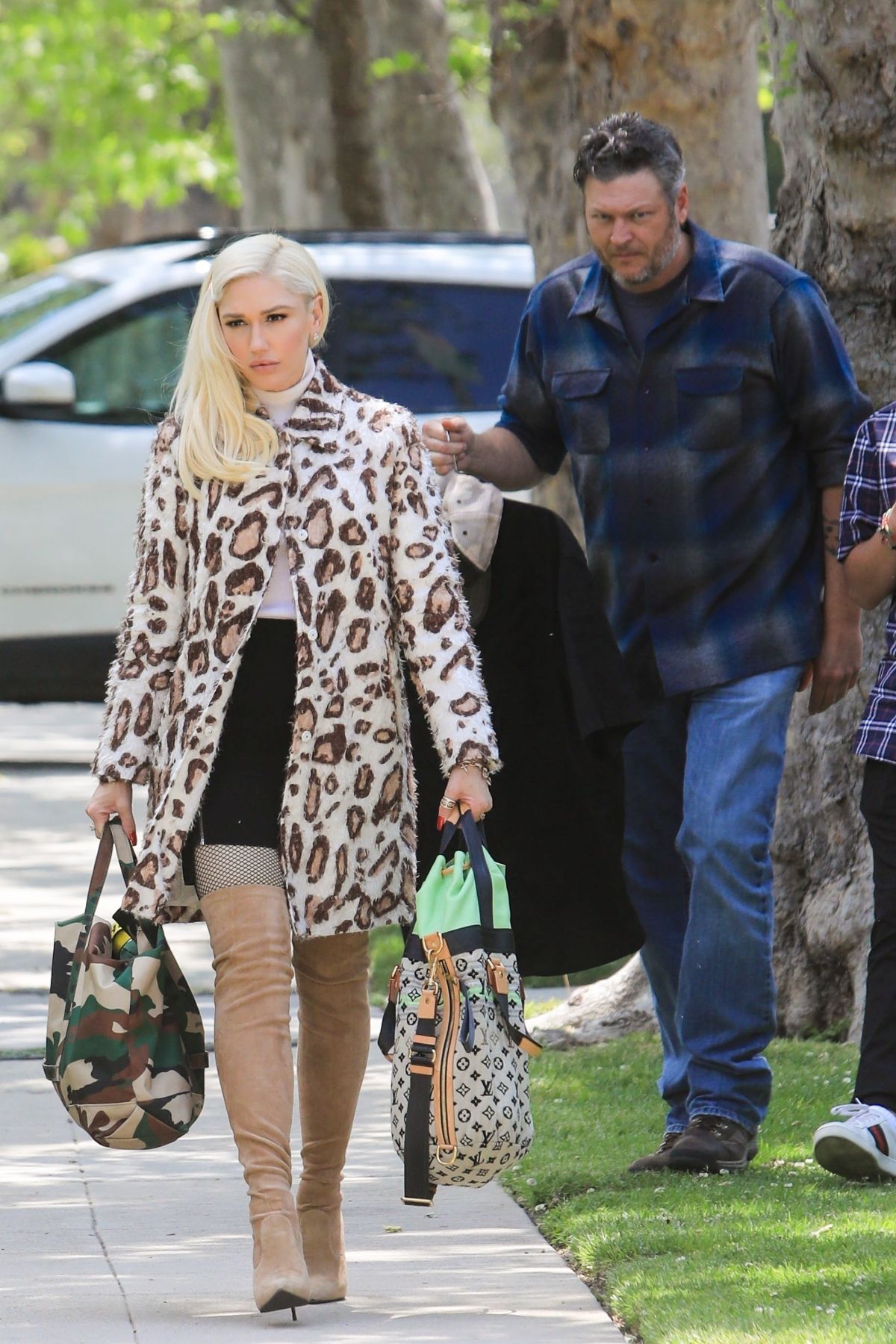 Gwen Stefani Arrives at Her Parents House in Los Angeles 2019/04/21