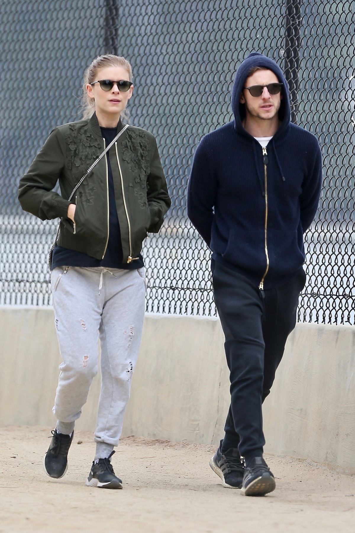 Pregnant Kate Mara and Jamie Bell Out in Silver Lake 2019/04/20