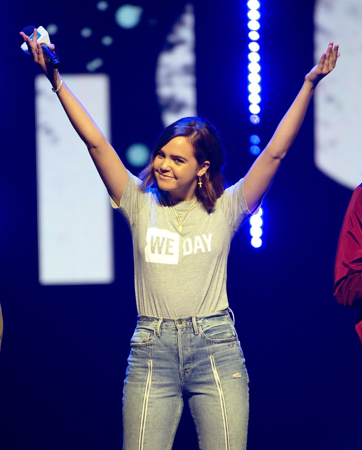 Bailee Madison attends WE Day Chicago at the Forum 2019/05/08