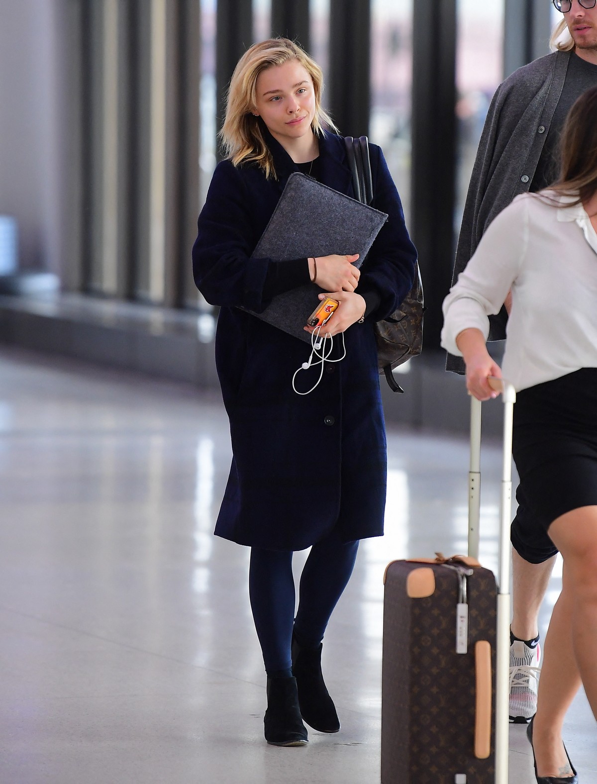 Chloe Grace Moretz at Newark Airport in New York 2019/05/02