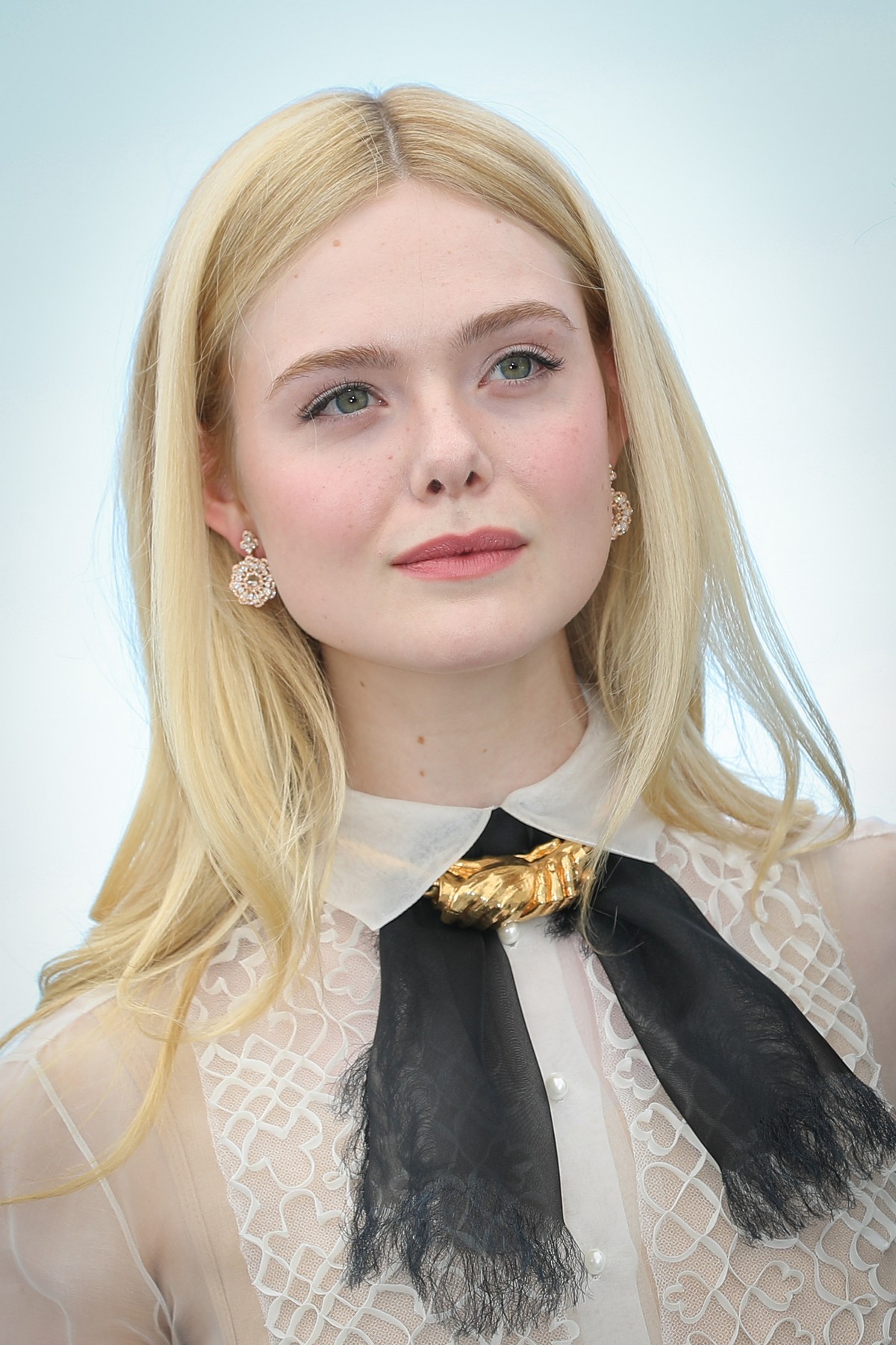 Elle Fanning joins Jury Photocall at 72nd annual Cannes Film Festival in Cannes 2019/05/14