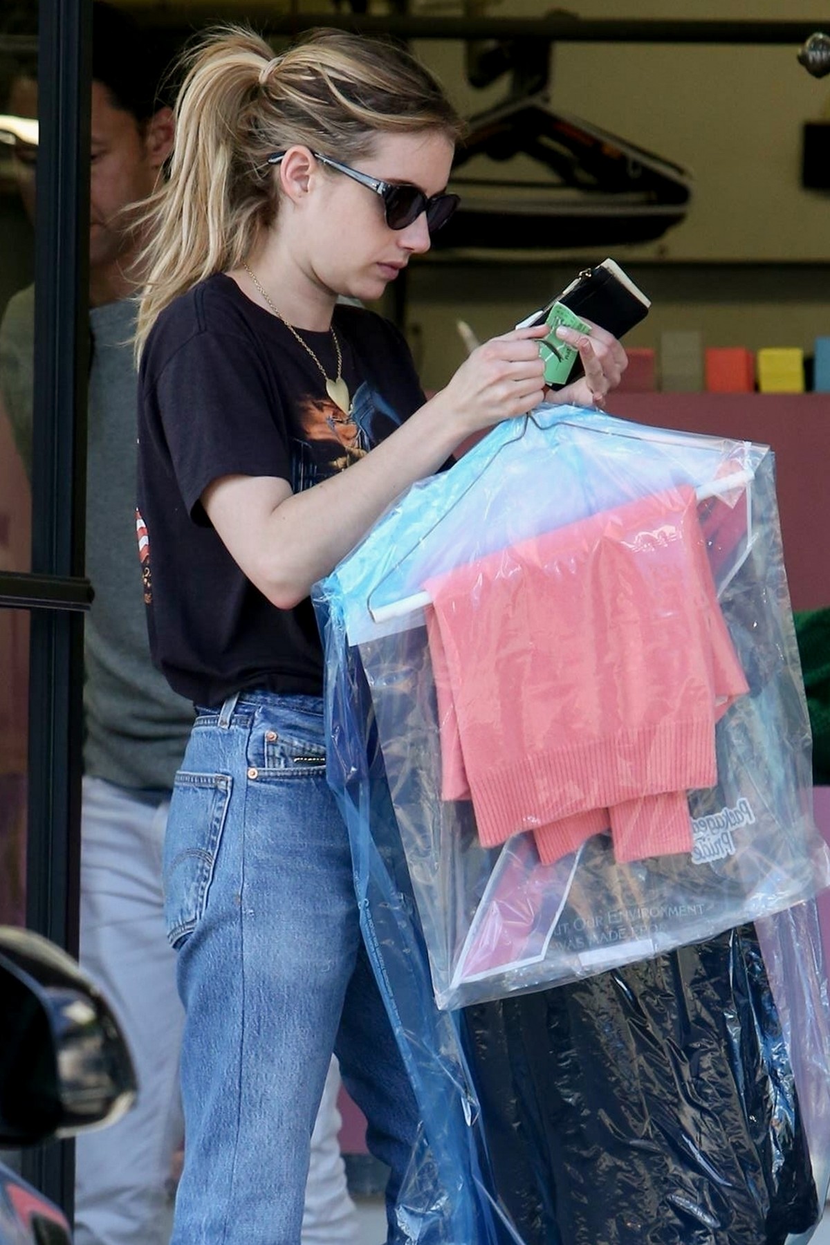 Emma Roberts Out in Los Angeles 2019/05/01