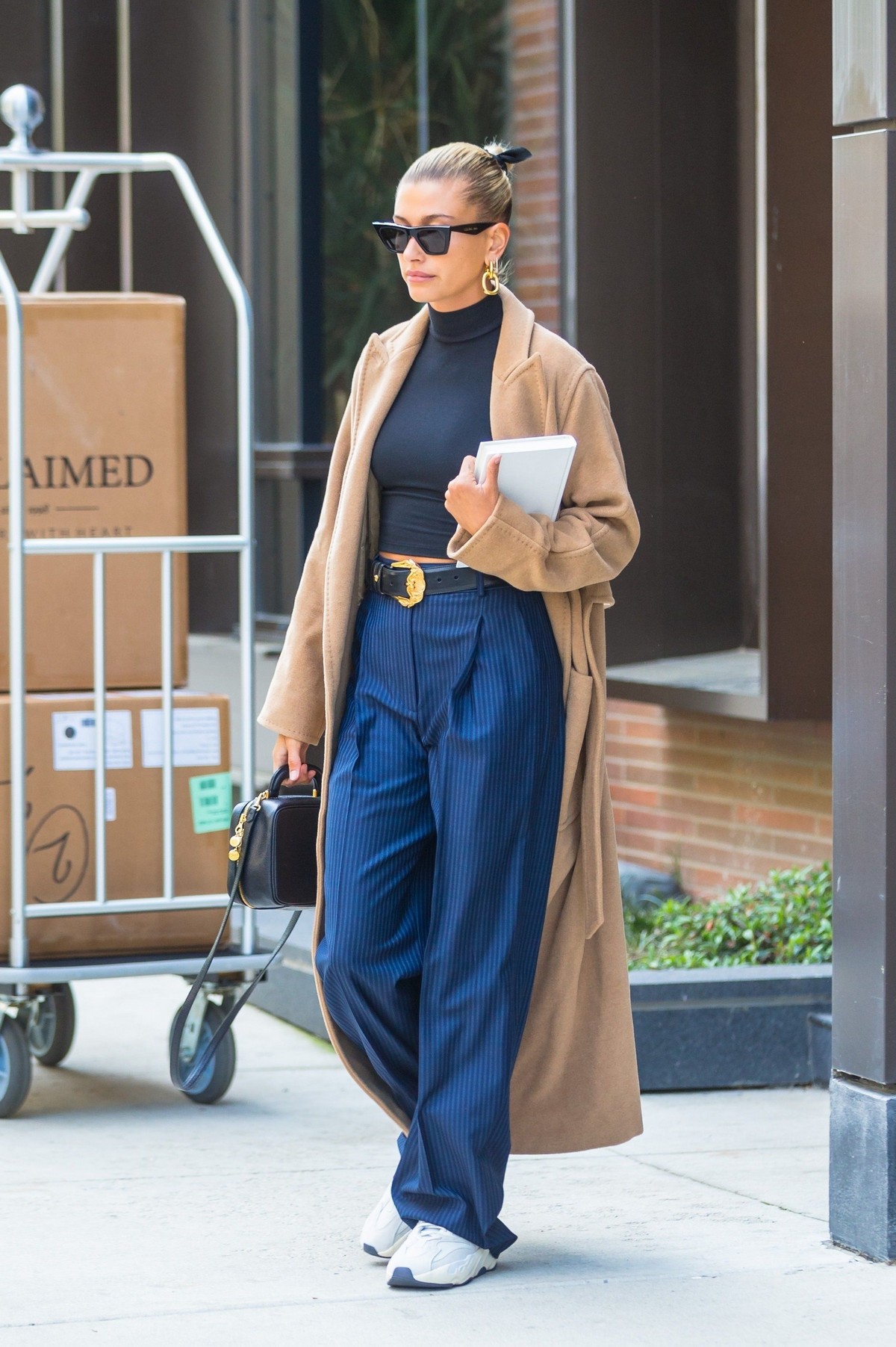 Hailey Baldwin Out Her Brooklyn Apartment in New York 2019/05/02