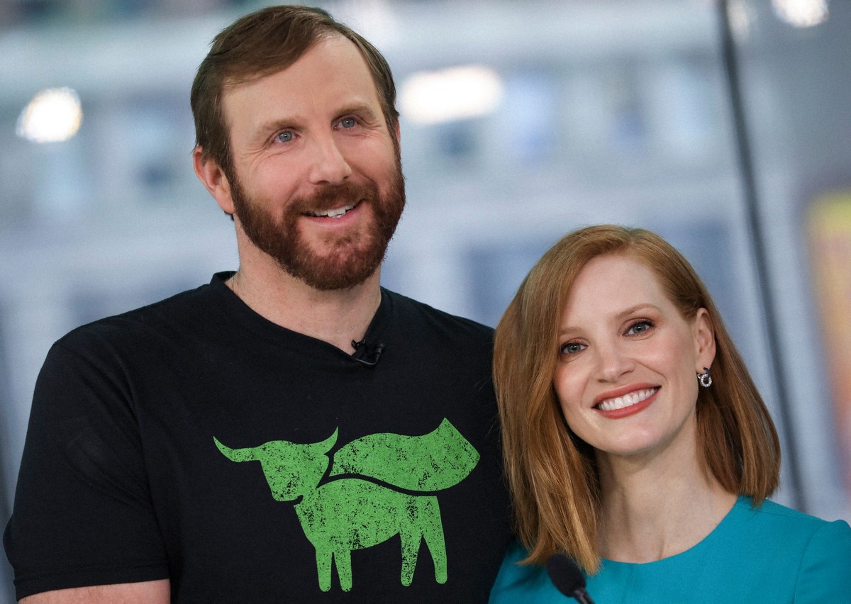 Jessica Chastain with Beyond Meat CEO Ethan Brown at Nasdaq MarketSite in New York City 2019/05/02