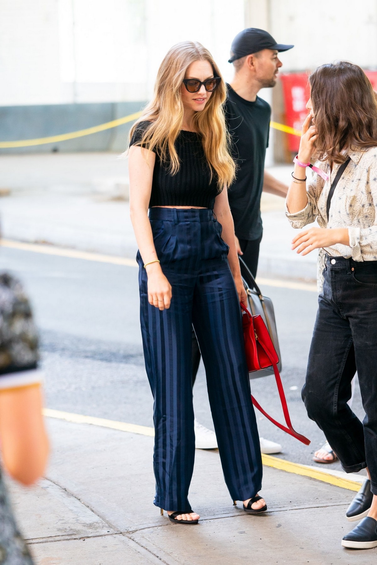 Amanda Seyfried Out in Midtown in New York City 2019/06/22