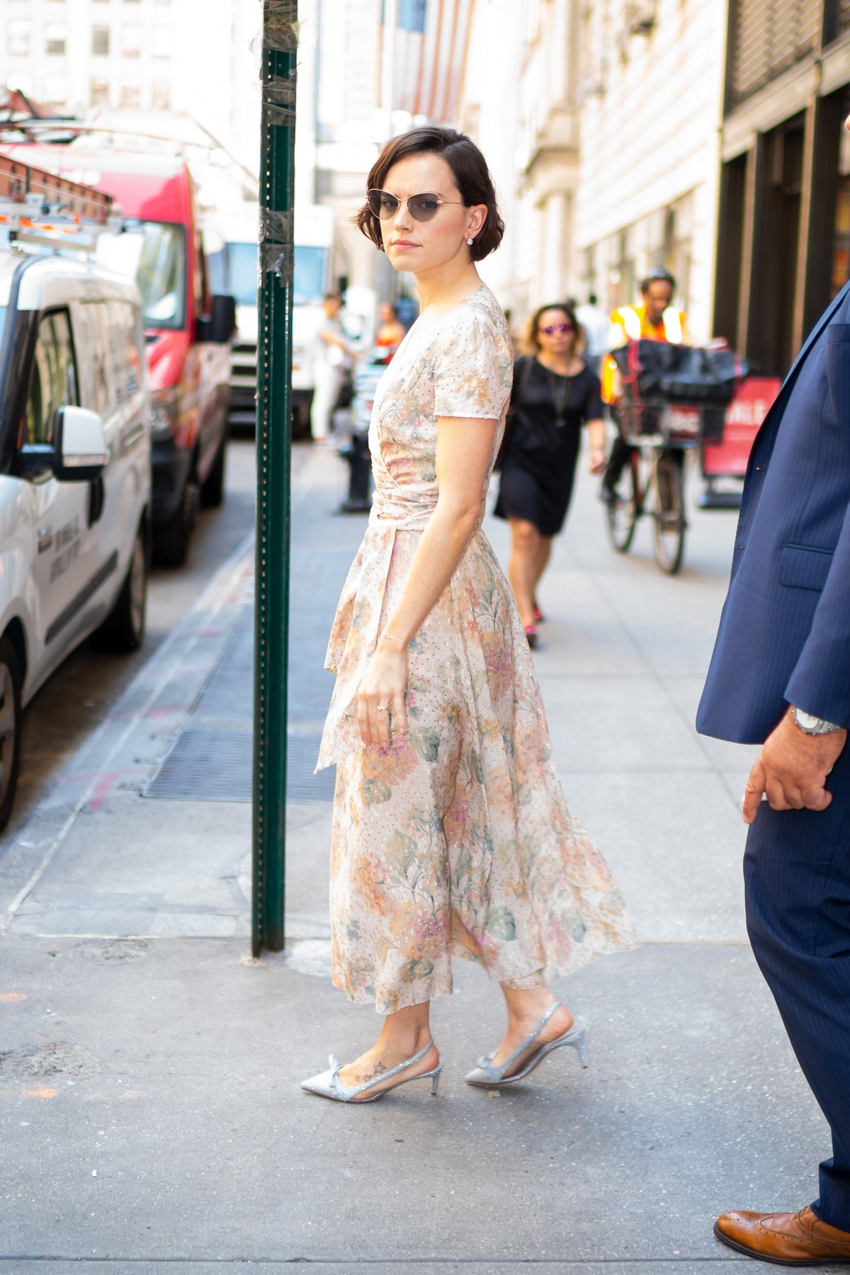 Daisy Ridley in a Floral Dress Out and About in New York City 2019/06/26