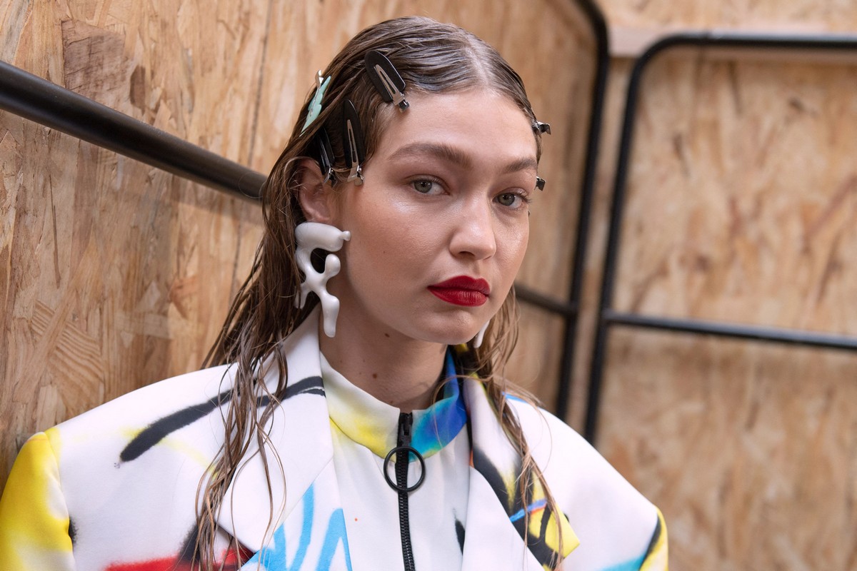 Gigi Hadid at Menswear Spring Summer 2020 Fashion Show Backstage in Paris 2019/06/19