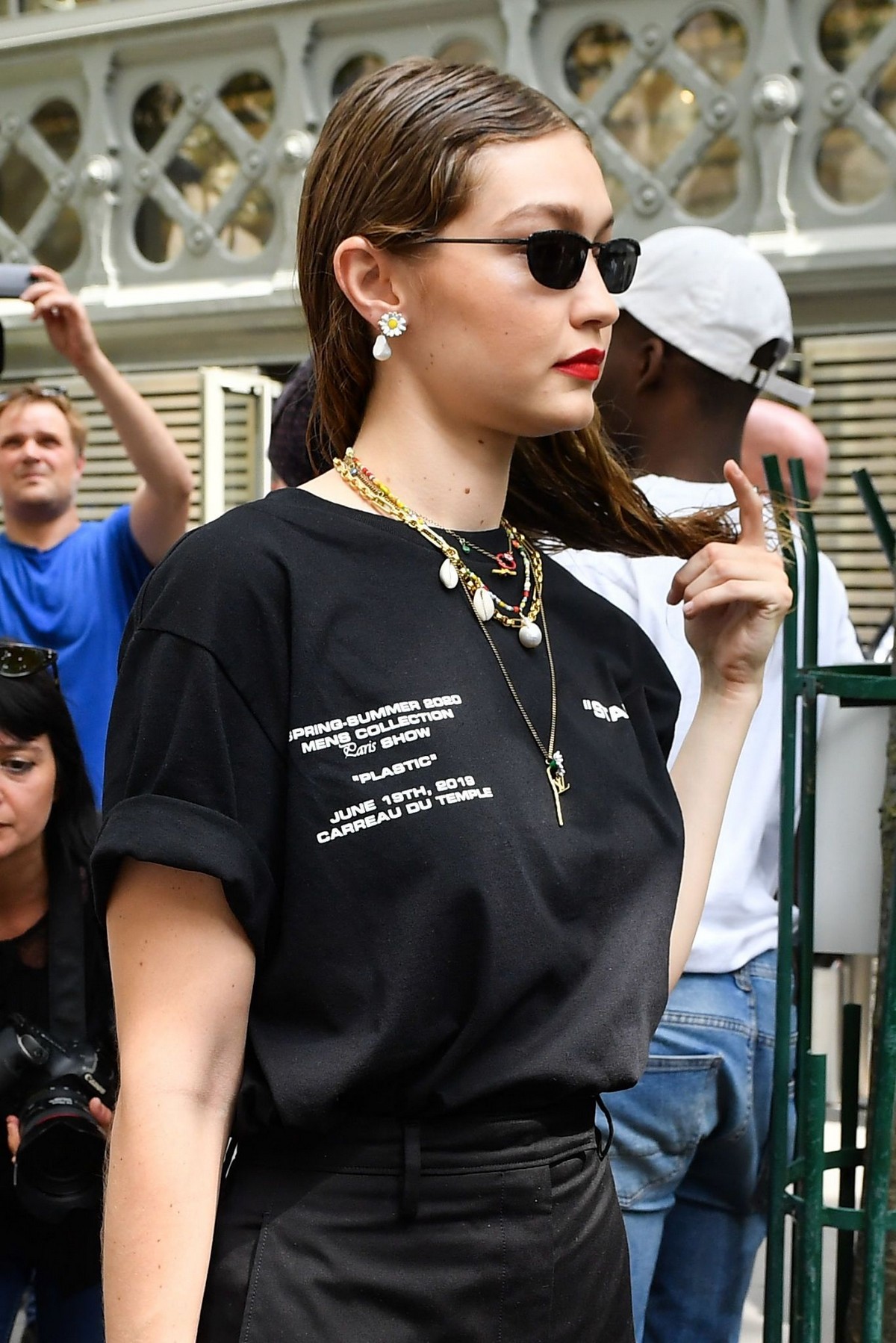 Gigi Hadid Outside for Off-White Menswear Spring Summer 2020 Show in Paris 2019/06/19