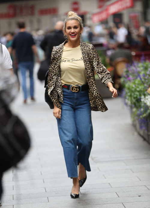 Ashley Roberts Leaves Global Radio Studios in London 2019/07/10 3