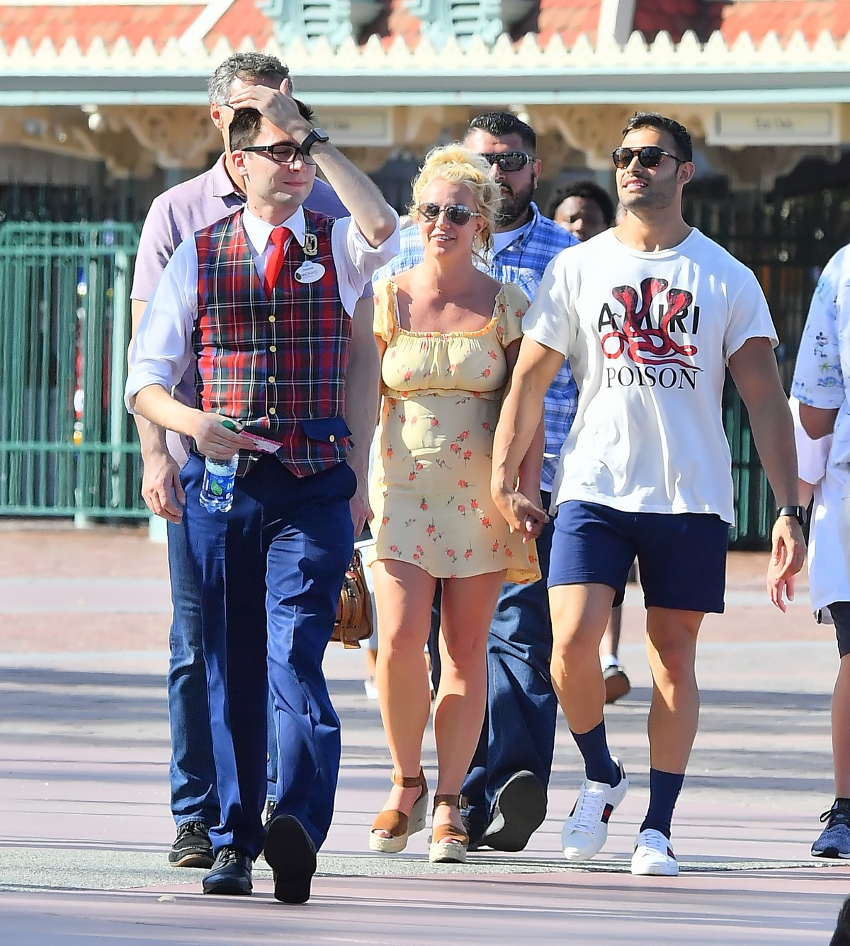 Britney Spears with her Boyfriend Sam Asghari and Kids Out in Disneyland 2019/08/04