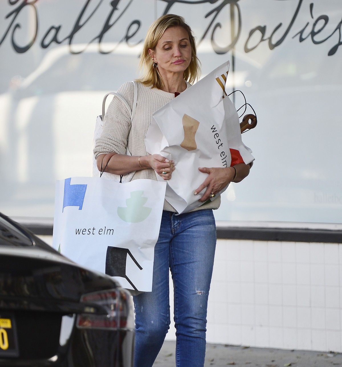 Cameron Diaz Leaves Shopping Out in Los Angeles 2019/10/29