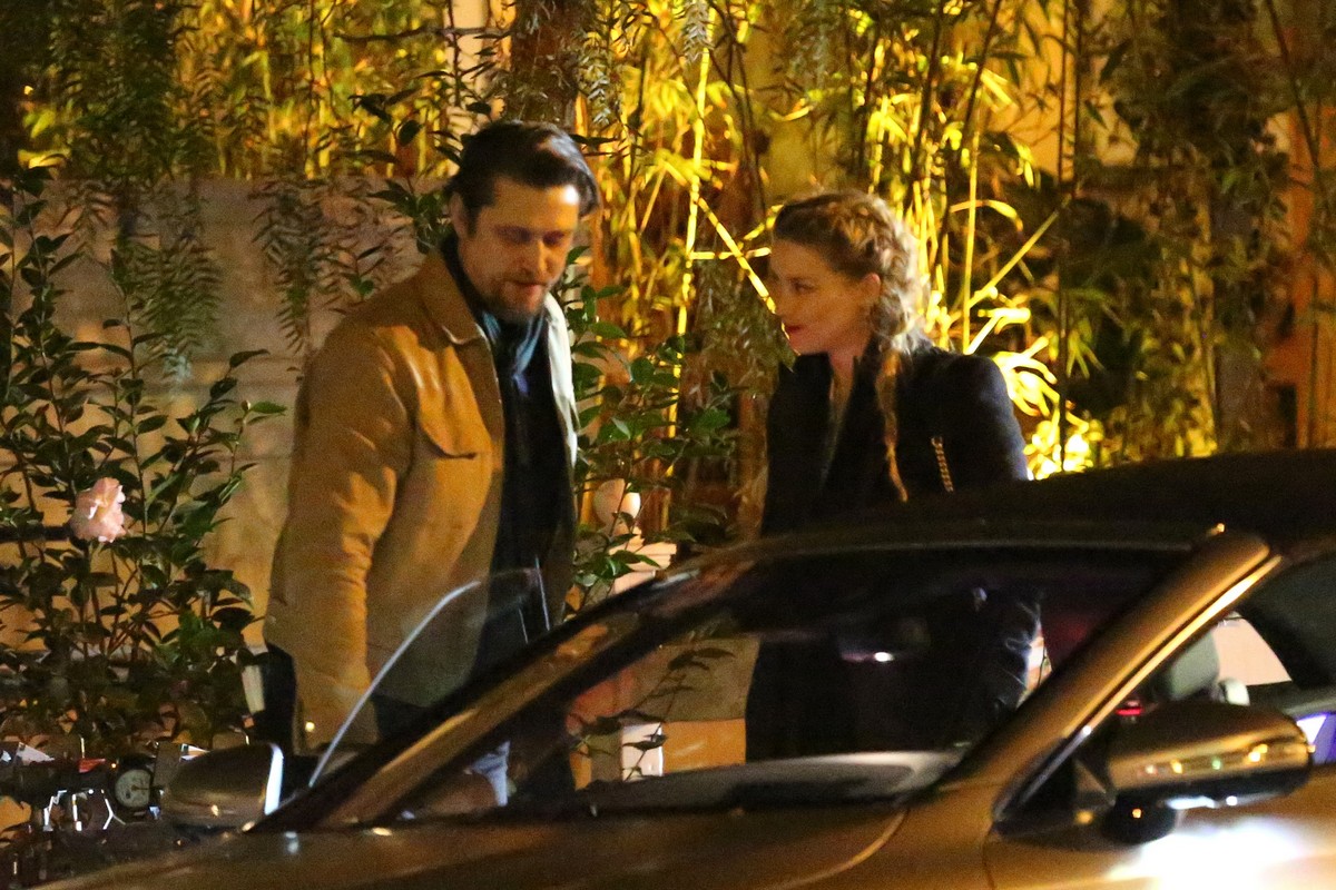 Amber Heard and Andy Muschietti have a romantic dinner at the San Vicente Bungalows in West Hollywood 2019/10/27