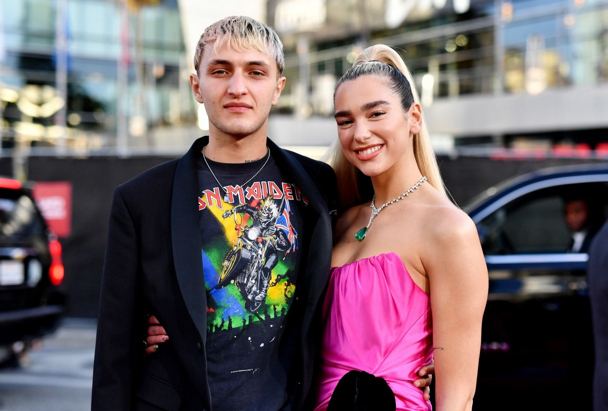 Anwar Hadid and Dua Lipa attend 2019 American Music Awards at Microsoft Theater in Los Angeles 2019/11/24